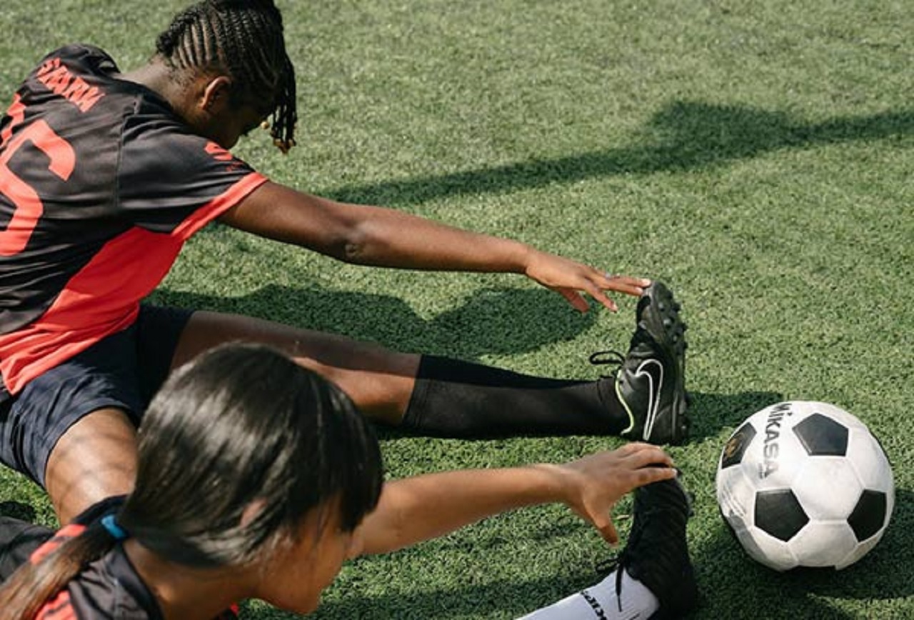 Soccer player demonstrating proper technique to prevent soccer injuries and improve performance.