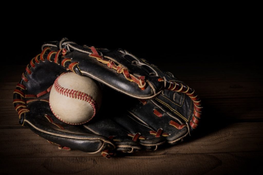 Baseball Glove Buying Guide: 12 Pro Tips for Success!