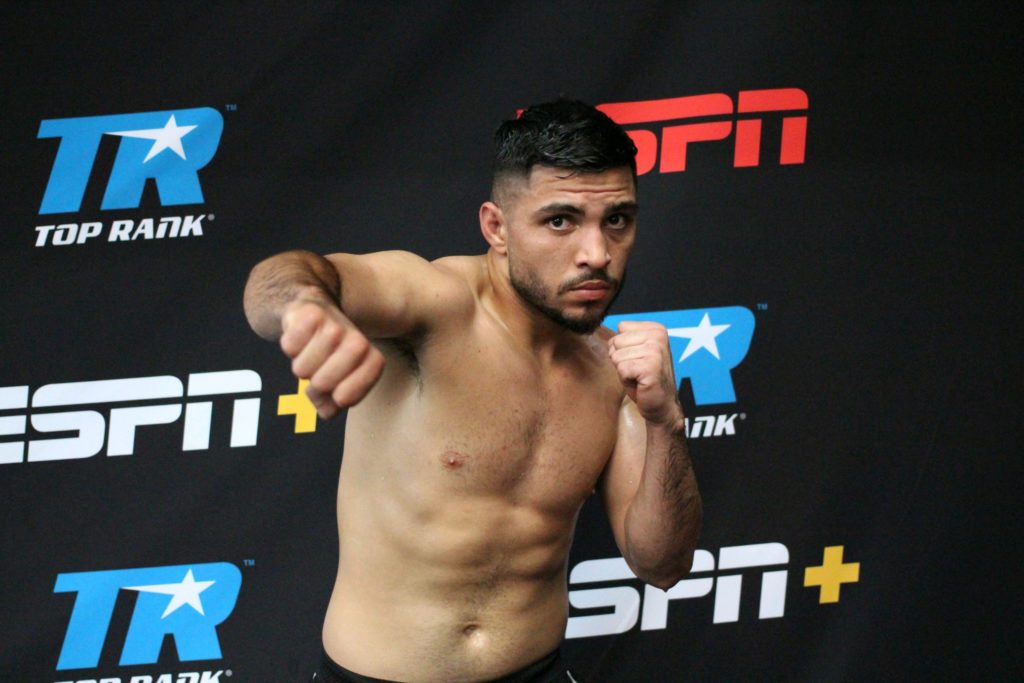 Andres Cortes stops Xavier Martinez after seven rounds